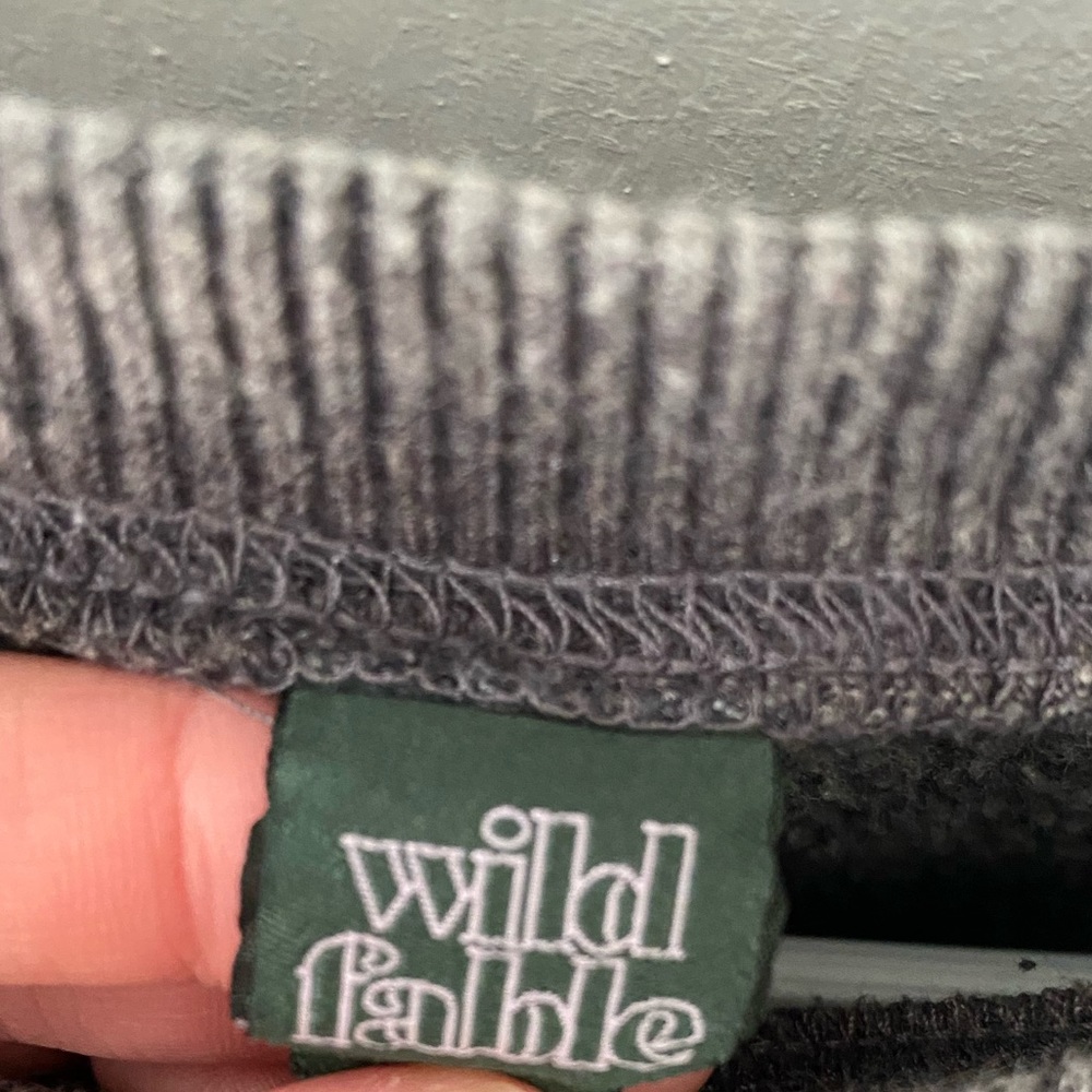 Distressed crew neck - Picture 3 of 3